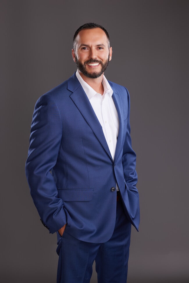 Agent Photo