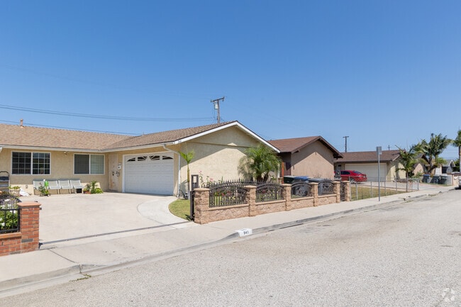 Ranch-style homes are common in Rose Park, Oxnard.