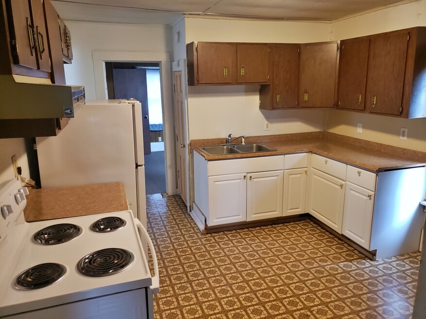 210 4th St S, Dassel, MN 55325 - photo 1