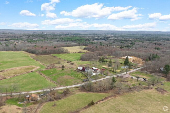 In Canterbury, Connecticut, residents enjoy fresh maple syrup, support local farmers and spend afternoons antiquing after a scenic drive through the forest.