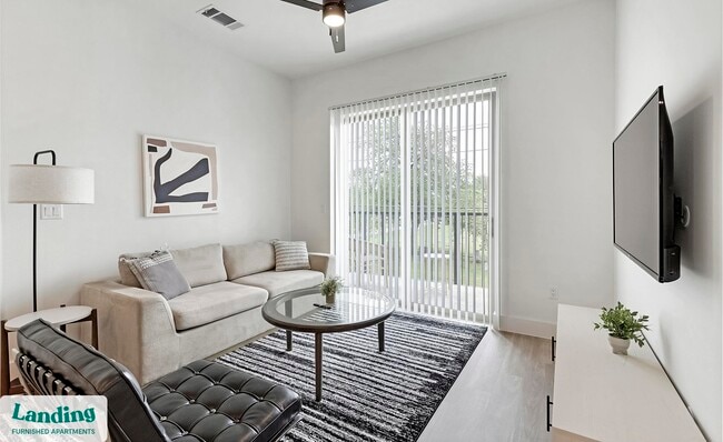 650 E Sycamore St unit 3207, Denton, TX 76201 - photo 2