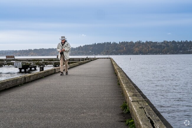 Uplake is close to Lake Washington and all its perks, like walking paths over the water.