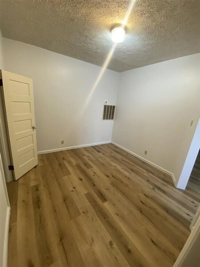 Arrasmith Apartments, Muncie, IN 47305 - photo 7