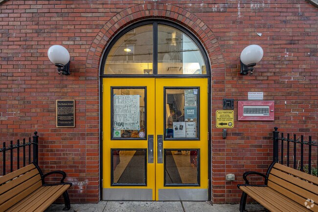 The Hudson School welcome diverse learning styles and alternative approaches.