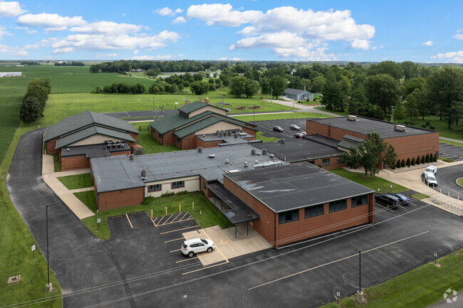 Meadowbrook Intermediate School is part of the Bethalto Community Unit School District.