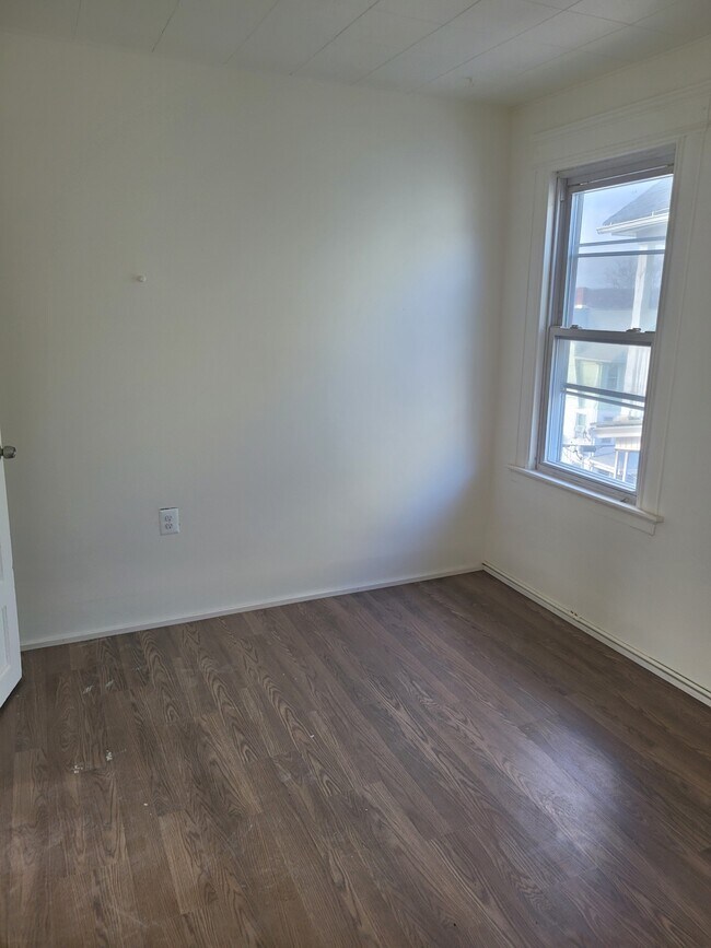 83 Southview St unit First floor, Waterbury, CT 06706 - photo 5