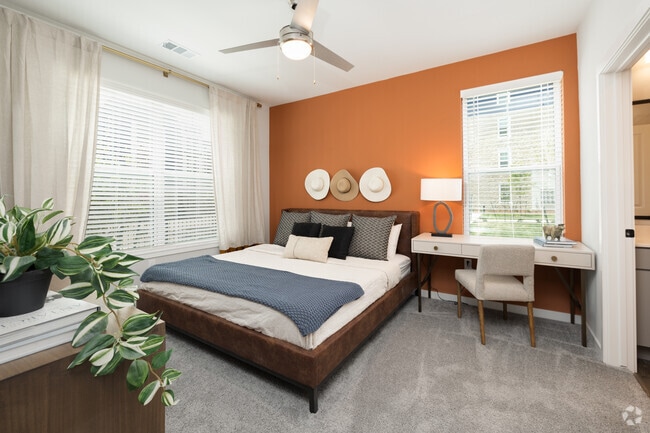 2BR,2BA - 1095SF