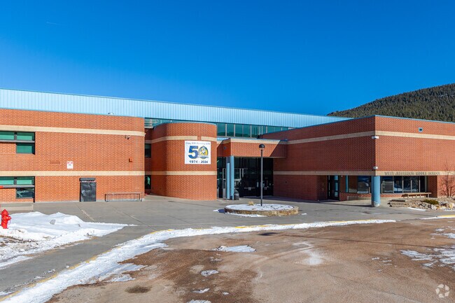 West Jefferson Middle School in Conifer has a student-teacher ratio of 18 to 1.