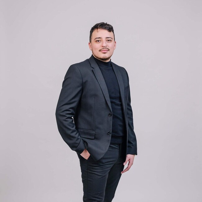 Agent Photo