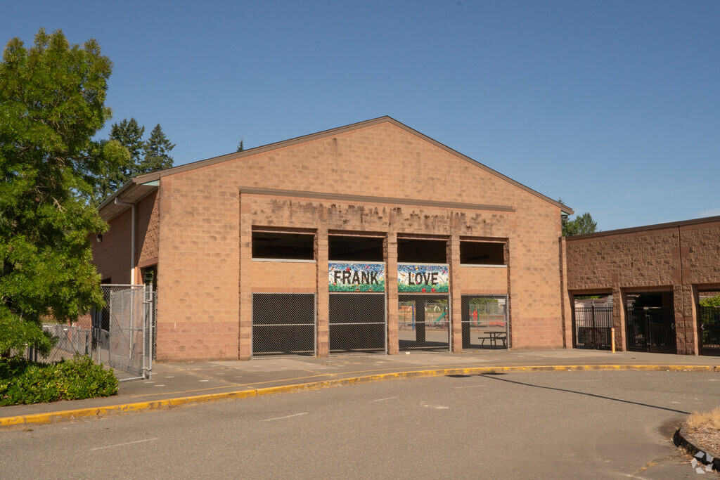 Frank Love Elementary School is in the Queensborough-Brentwood neighborhood of Washington.