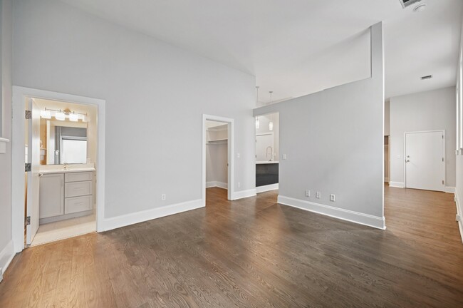 641 N High St, Columbus, OH 43215 - photo 4