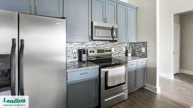 18101 Point Lookout Dr unit 442, Nassau Bay, TX 77058 - photo 4