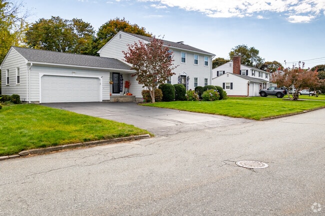 The curving street layout of Garden City was innovative when it rolled out after World War II.