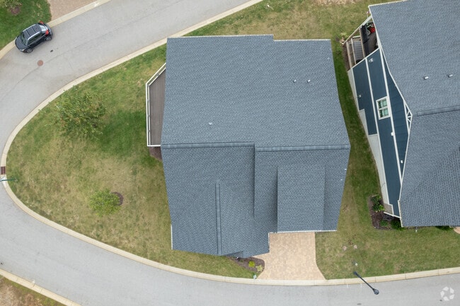 Pinnacle 2 - 4BR, 3BA - 2,896SF