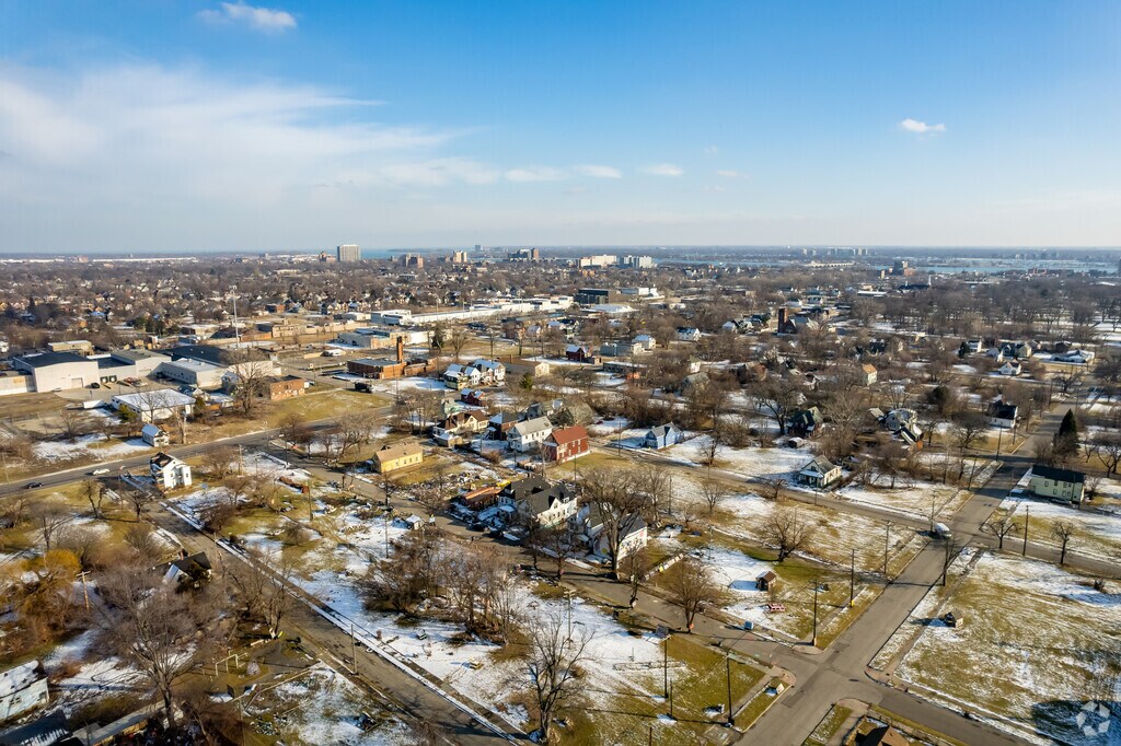 About McDougallHunt Schools, Demographics, Things to Do