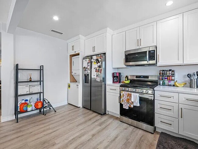 1005 Hi Point St unit 1005, Los Angeles, CA 90035 - photo 5