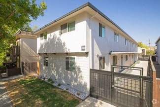 2411 T St, Sacramento, CA 95816