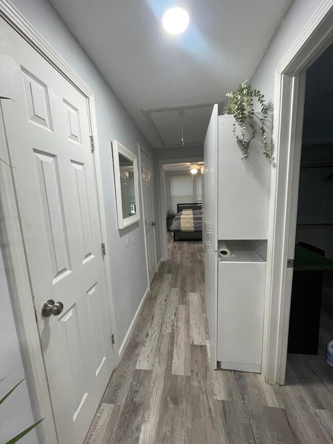 208 E Magnolia St unit Suite A, Friendswood, TX 77546 - photo 3