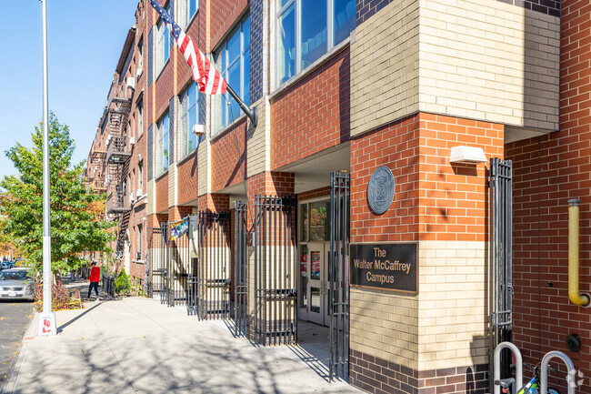 The Children's Lab School in Queens has a medium sized student body.
