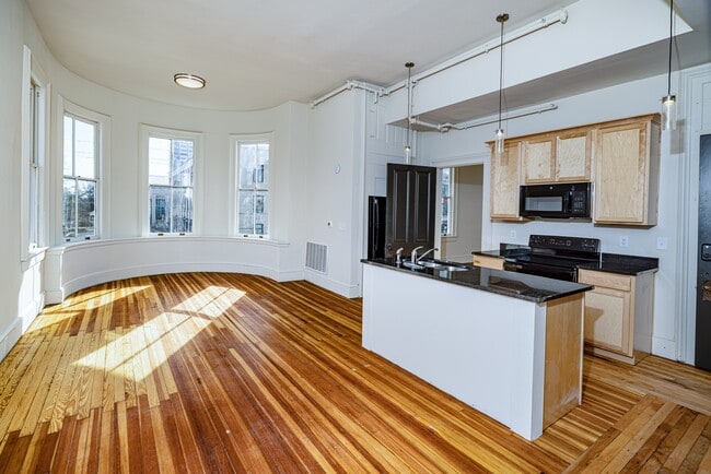 1527 Gervais St, Columbia, SC 29201 - photo 3