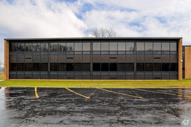 Carylwood Intermediate School, Bedford