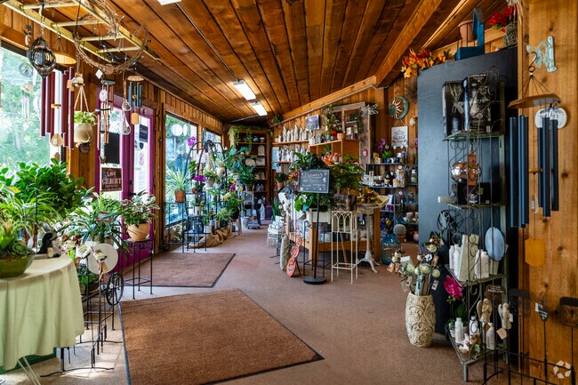 Brown Floral Company is the best place for Falling Waters locals to get event flowers.
