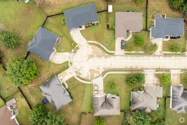 Explore the cul-de-sacs of Hominy Branch.