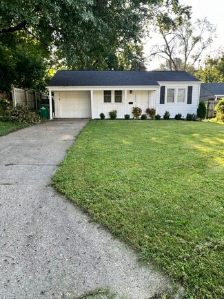 1039 65th St, Windsor Heights, IA 50324