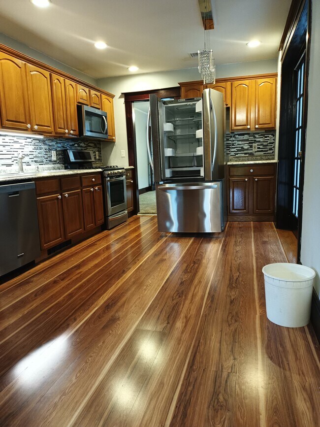 11 47th St, Islip, NY 11751 - photo 3