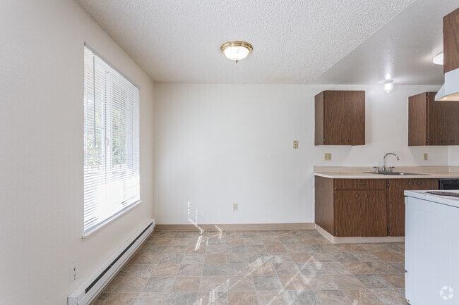 2BR, 1BA - 890SF - Dining Room