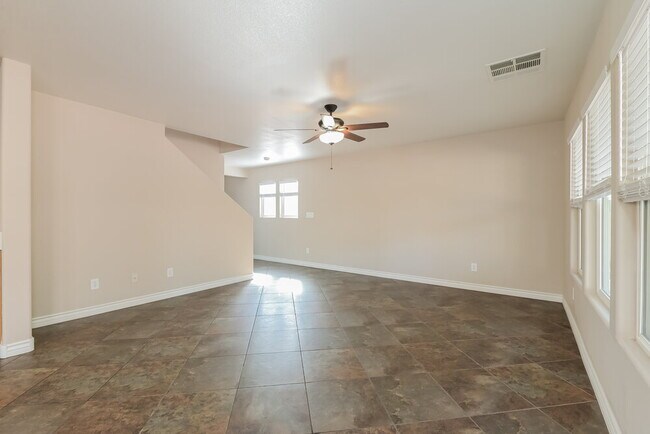 6209 Mercer Valley St, North Las Vegas, NV 89081 - photo 5