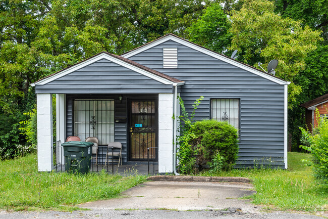 Bungalow style homes add a simple feel to Powderly.