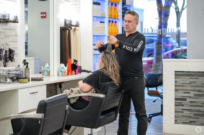 Salon City offers professional hair styling within Fair Oaks.