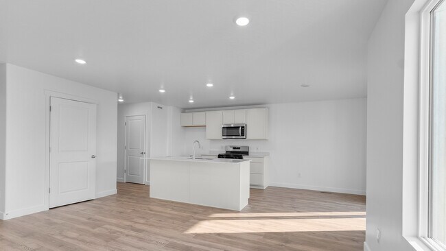 4484 N McKechnie Way unit 1097, Lehi, UT 84048 - photo 4