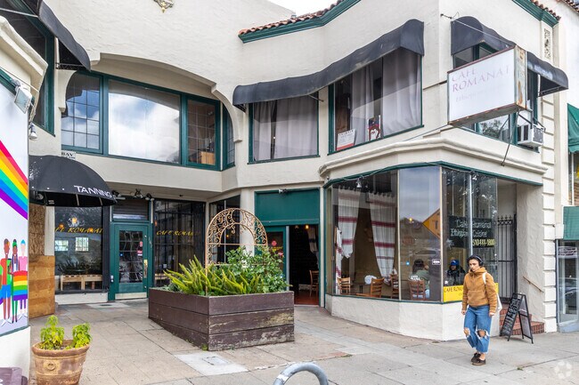 Café Romonat is a popular community restaurant serving Ethiopian cuisine in Lakeshore.