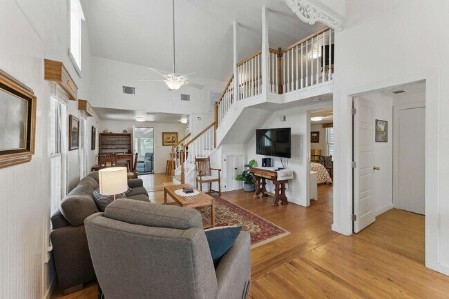 175 Fredericksburg Rd unit ID1351231P, New Braunfels, TX 78130 - photo 4