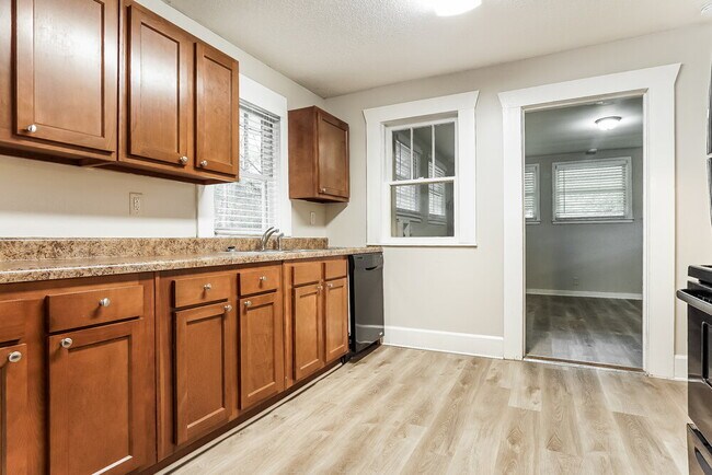 329 Eastview Blvd, Birmingham, AL 35215 - photo 7