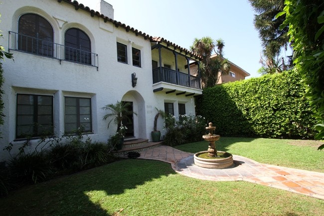 1437 S Holt Ave unit 1437 1/2, Los Angeles, CA 90035 - photo 2