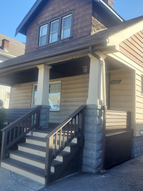 11806 Farringdon Ave, Cleveland, OH 44105