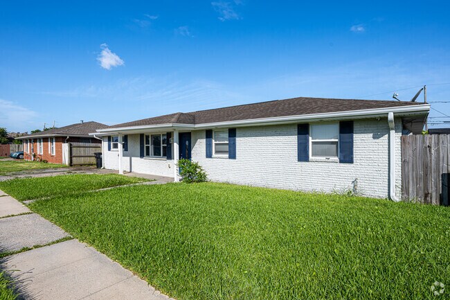 Brick ranch style homes are common throughout Chalmette.