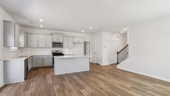 3919 Caroline Ct NW, Conover, NC 28613 - photo 5