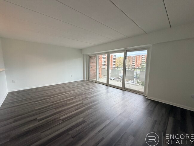 51 Hill Rd unit ONE BED, Belmont, MA 02478 - photo 4