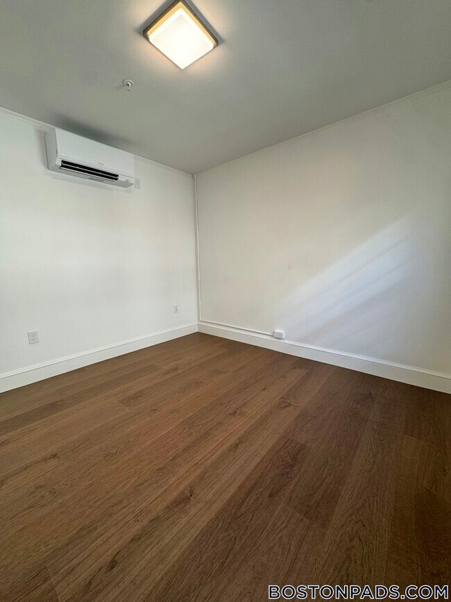 1200 Massachusetts Ave unit 310, Cambridge, MA 02138 - photo 3