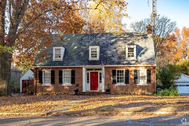 Pensacola Park is an established neighborhood with older homes and mature trees.
