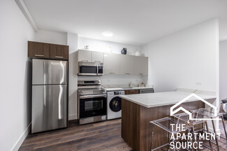 1555 W Hollywood Ave, Chicago, IL 60660