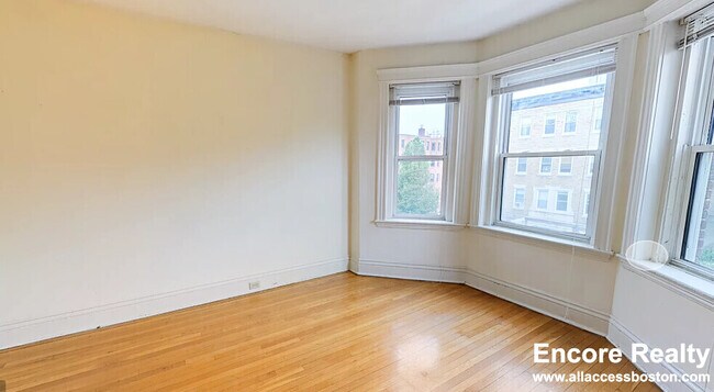 106 Queensberry St unit 16, Boston, MA 02215 - photo 5