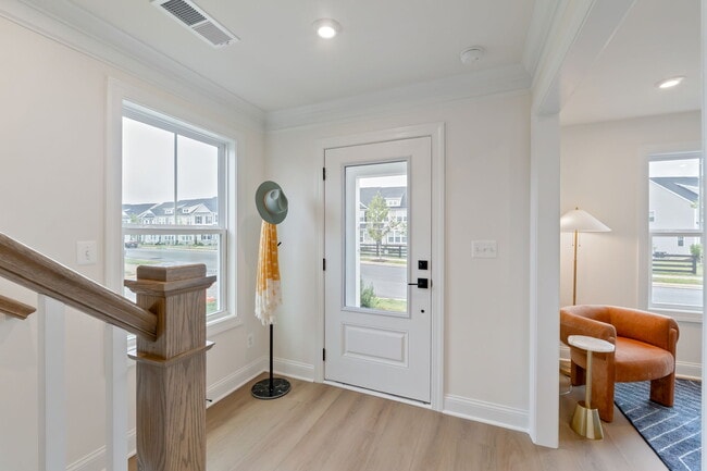 60 Ashwood Blvd unit 38506271, Charlottesville, VA 22911 - photo 2