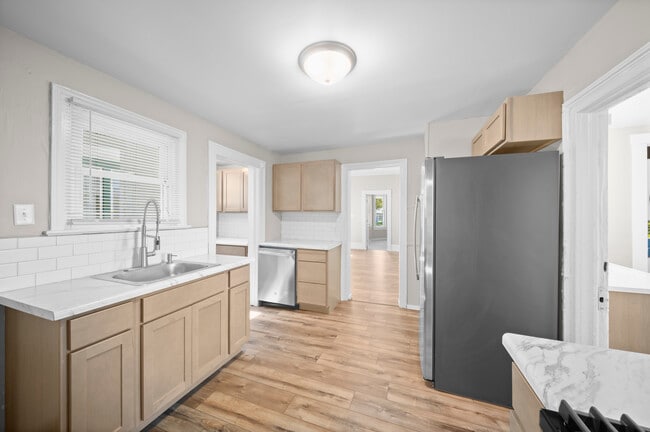 1108 Muskegon Ave NW, Grand Rapids, MI 49504 - photo 5