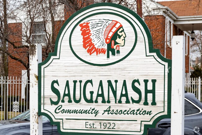 Community welcome sign in Sauganash.