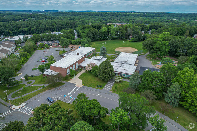 Overview of Joseph E. Fiske Elementary School in the Wellesley neighborhood.